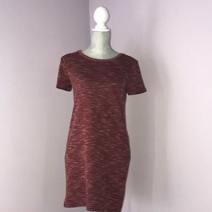 maroon dress  with short sleeve